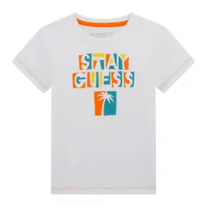 Бяла тениска с трицветен надпис Stay Guess за мини момче