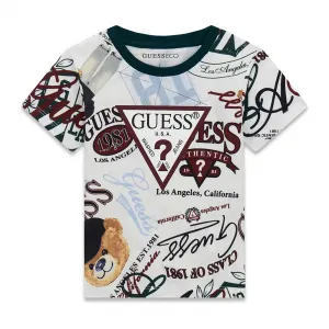 Бяла тениска за мини момче с цветни надписи и лого Guess в бордо цвят